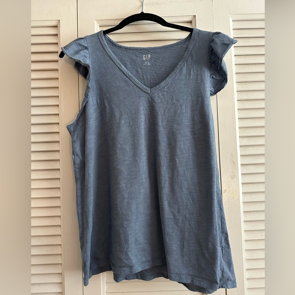 Gap blue flutter sleeve shirt
